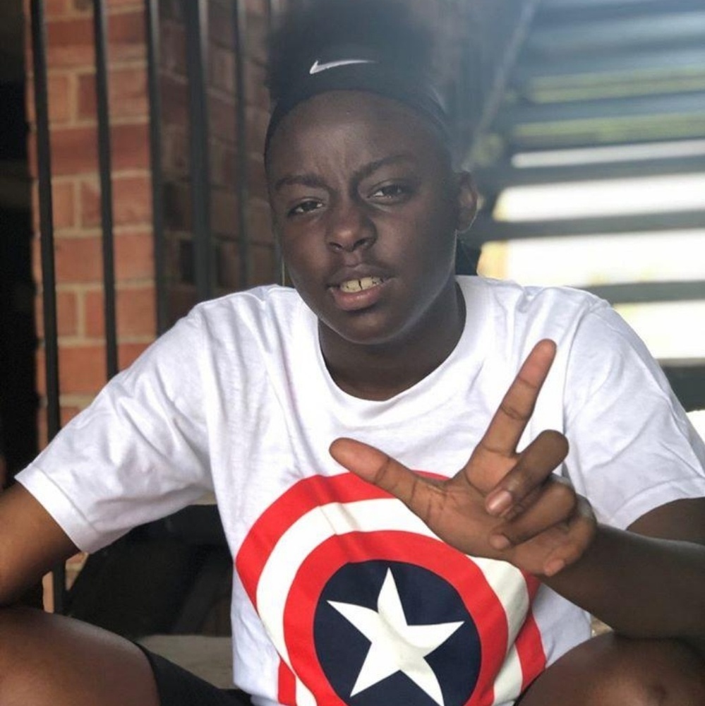 Meet your Posher, Akeara